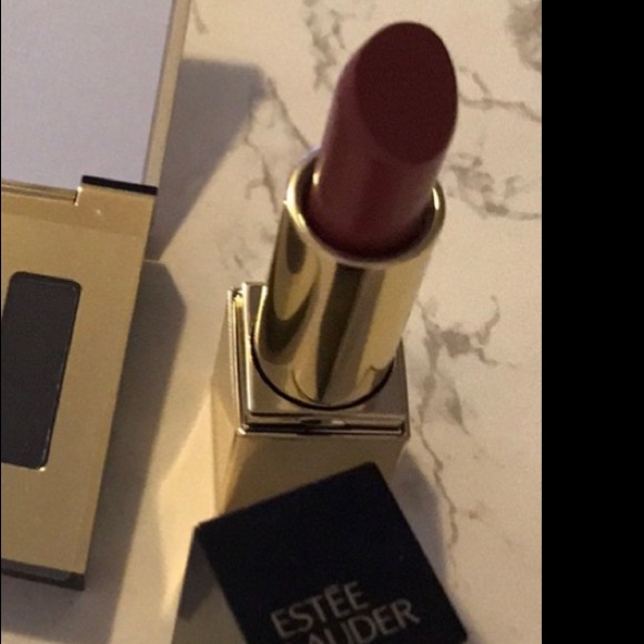 NWT Estée Lauder Lipstick - Picture 1 of 2